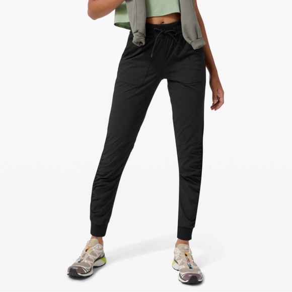 Lululemon Beyond the Studio Jogger Black 16 - Picture 1 of 6